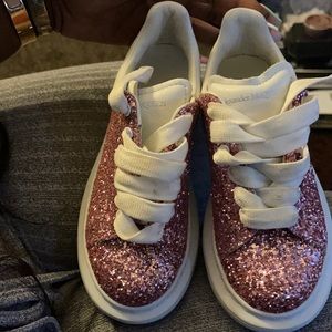 Alexander McQueens kids. Gently worn